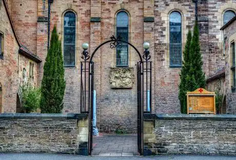 Photo de St Peter's RC Church