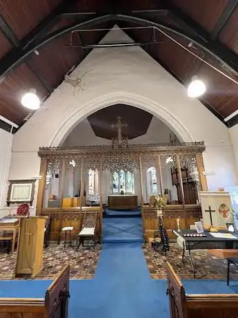 Photo de All Saints Church Rhodes