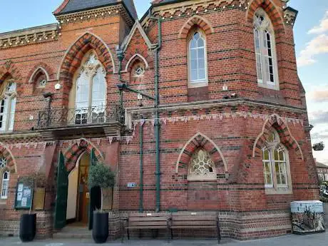 Photo de Wokingham Town Hall and Guildhall