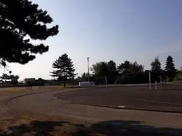 Terrain de sport près du lycée Jean Guéhenno