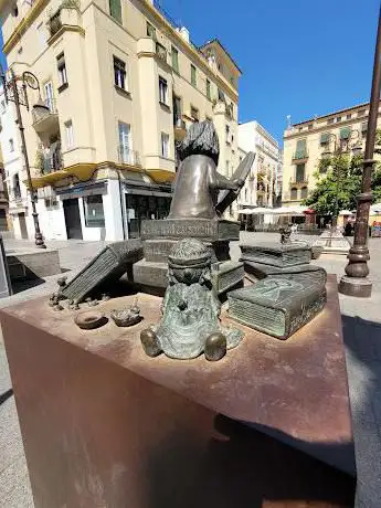 Photo de Monument of Clara Campoamor