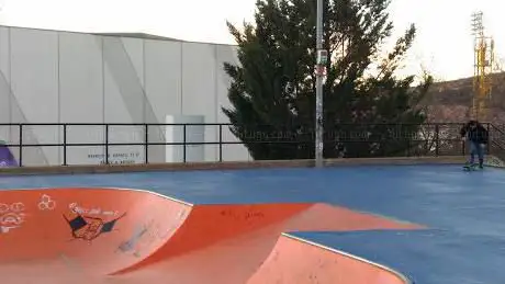 Photo de Pista de skate patinaje y bicicleta acrobática