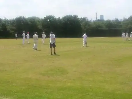 Photo de Parliament Hill Cricket Pitch
