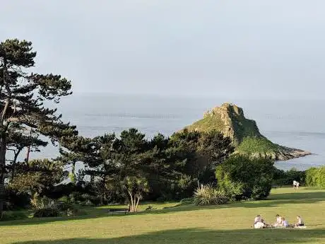 Thatcher Rock Green