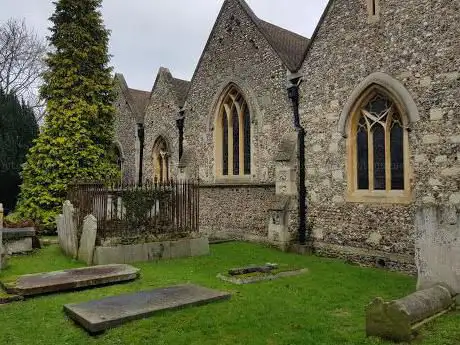 Photo de St Nicholas' Church Thames Ditton