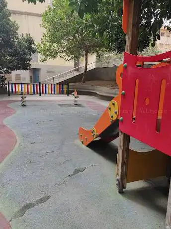 Photo de Plaza De Los Bolardos
