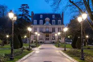 Photo de Castle Cultural Center Sarran