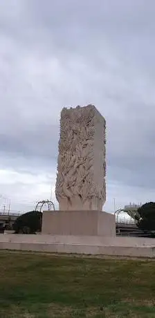 Monumento ai caduti di Kindu - Fiumicino Aeroporto.