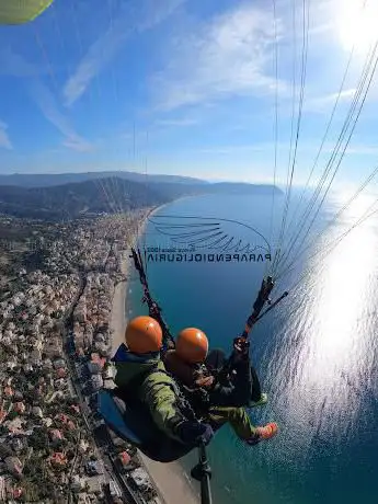 Photo de Liguria Adventure Parapendio Decollo Monte Pisciavino