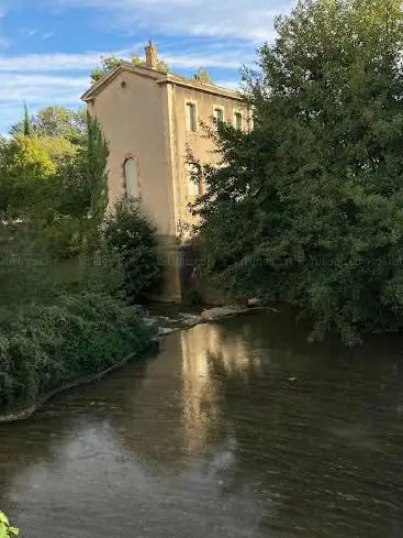 Photo de L'ancien bâtiment des moteurs des fontaines de la Cité