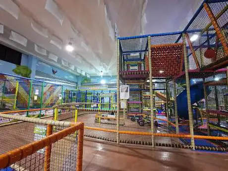 Emy Dey Magic Park