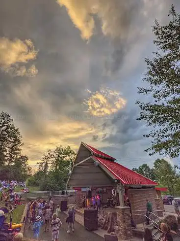 Photo de Peterswood Park Outdoor Amphitheater