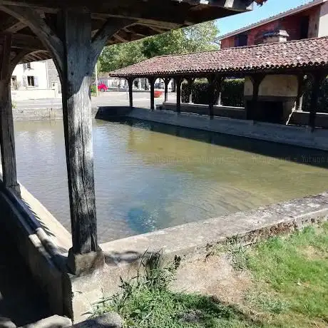 Photo de Le lavoir à Barcelonne-du-Gers