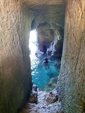 Photo de Grotta delle sirene
