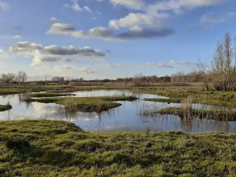 Photo de Tewkesbury Nature Reserve Car Park
