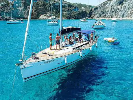 Photo de Happy Sailing - Noleggio e Compravendita imbarcazioni