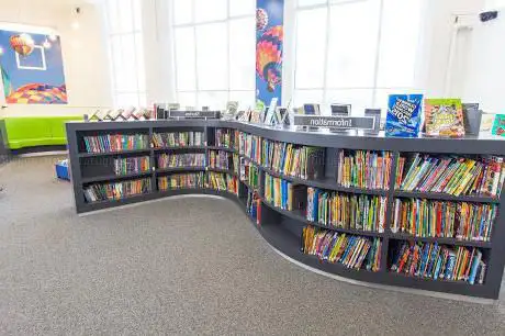 Photo de Shankill Road Library