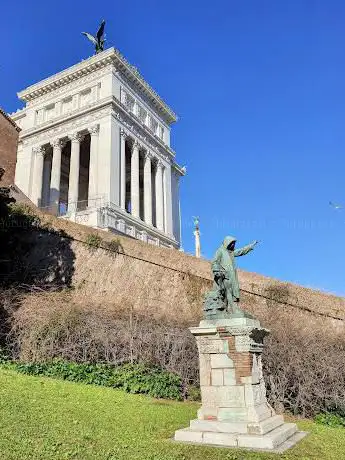 Photo de Monument Cola Di Rienzo