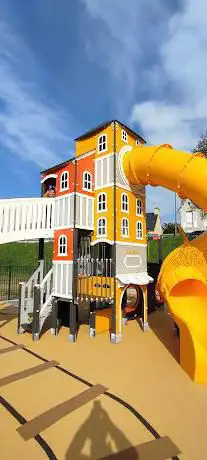 Aire de jeux inclusive