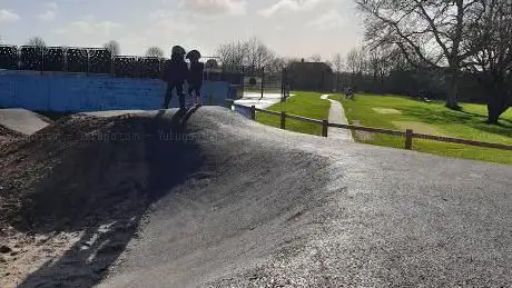 Photo de Henstridge Skate Park