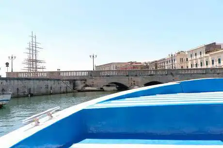 Photo de Escursioni Love Boat Ortigia