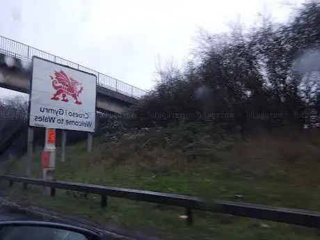 Welcome to Wales (Crosio I Cymru) Sign