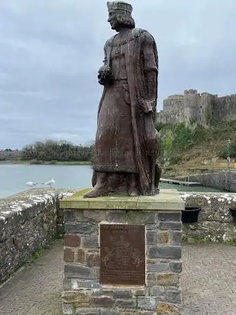 Statue of Henry 7th