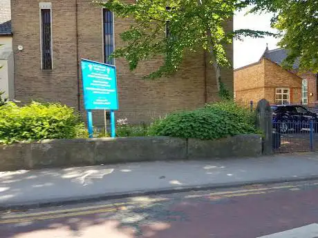 Photo de Saint Thomas the Apostle Heaton Chapel