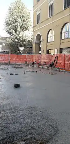 Photo de Piazza del crocifisso