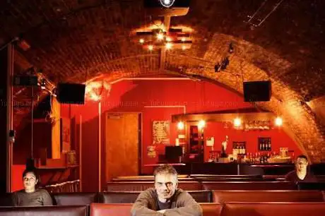 Photo de Whirled Cinema