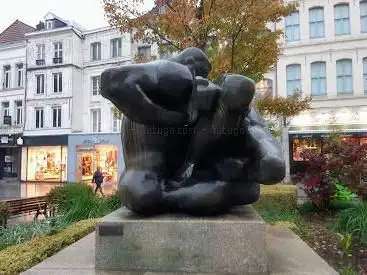 Statue la minautoromachie