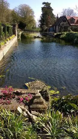 Hindringham Hall Gardens and Holiday Cottages