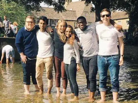 Photo de Vine Church Swindon