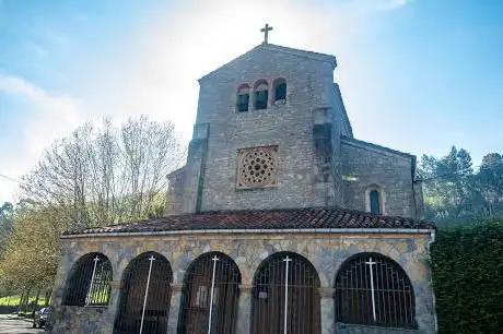 Photo de Iglesia de San Vicente de Caldones