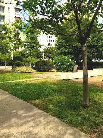 Photo de lecture des Archives et Bibliothèque départementales Garden
