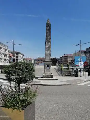 Monumento al 5 centenario de la villa