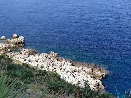 Pointe Leone