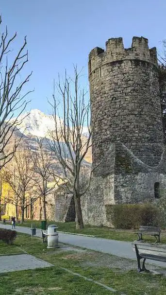 Tour Neuve