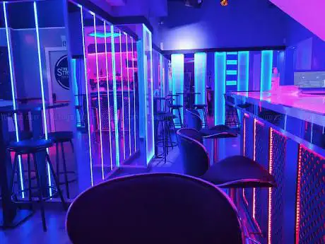 Photo de The Strong Drink pub latino