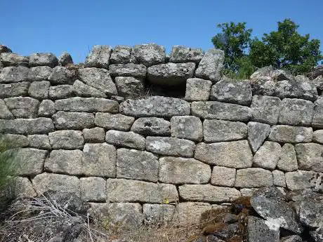 Castro A Cerca/Muro De Búbal