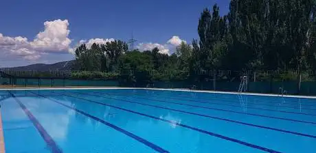 Photo de Piscina Municipal de Cacabelos