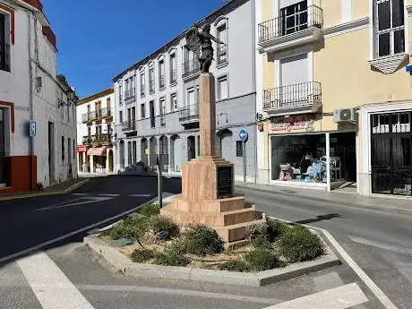 Monumento 50 aniversario nombramiento de la Virgen Bella como alcaldesa perpetua de Lepe