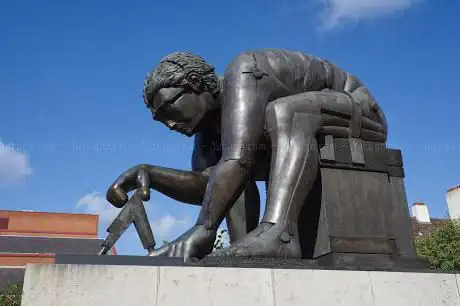Photo de Issac Newton statue by Eduardo Paolozzi