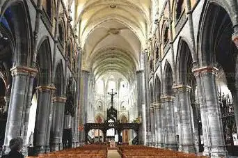 Photo de Église Catholique Collégiale Saint-Pierre d'Aire-sur-la-Lys