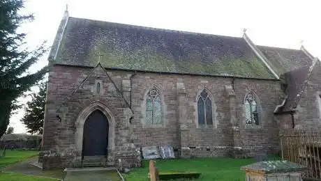 Photo de The Parish Church of Saint Philip and Saint James Morton