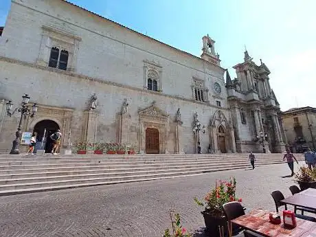 Ufficio Turistico Comunale di Sulmona/ Town Tourist Office