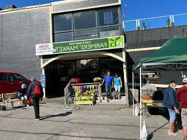 Photo de Cape Breton Farmer's Market & General Store
