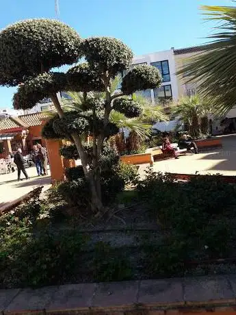 Photo de Plaza de La Villa Chicano de La Barcena