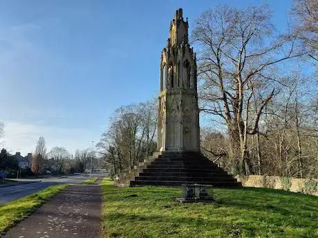 Photo de Queen Eleanor Cross