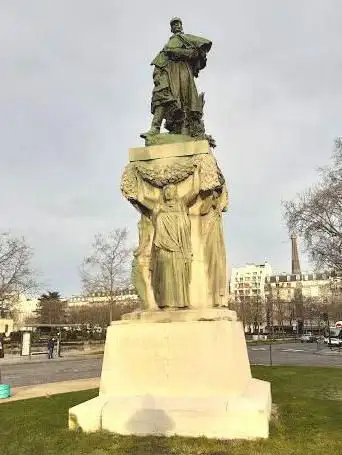 Photo de Statue of Marshal Gallieni